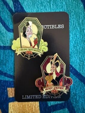 Disney Villains Enamel Pin Duo - set of 2: Cruella & Jafar